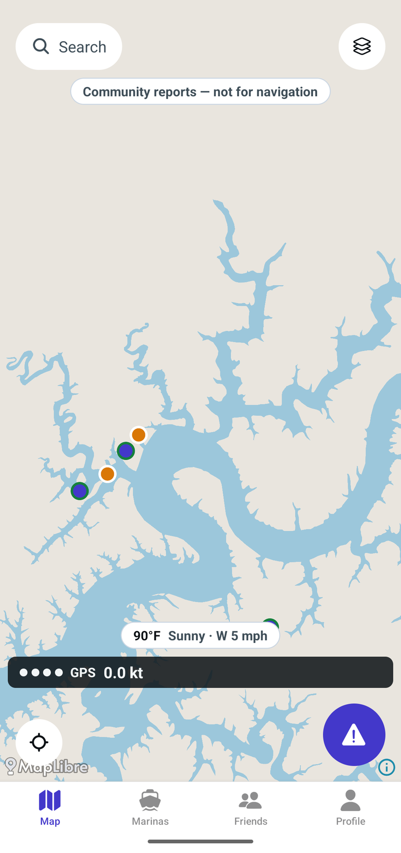 The BoatTender map on Lake Cumberland, showing marina pins and two hazards reported by boaters.